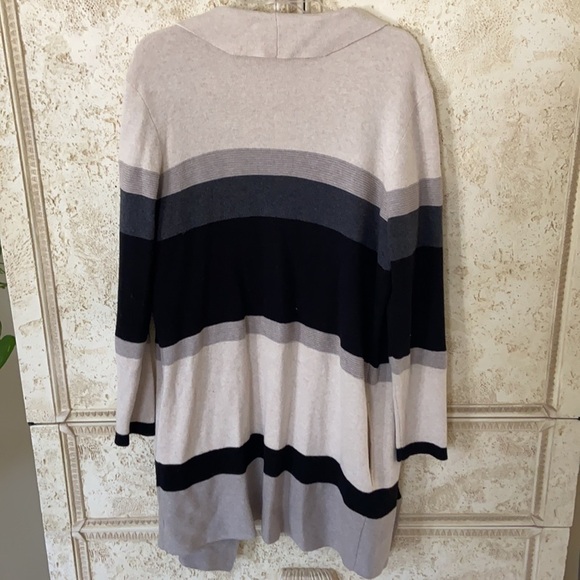 Chico’s Zenergy long block sweater size 2 like new - Picture 5 of 6